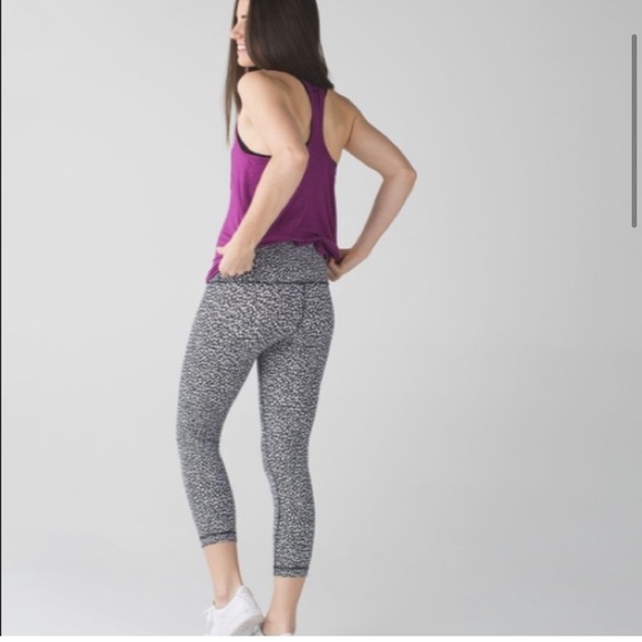 Lululemon Wunder Under Crop Hi-Rise Leggings Miss Mosaic Black Size 6 - Flaw - Picture 7 of 12